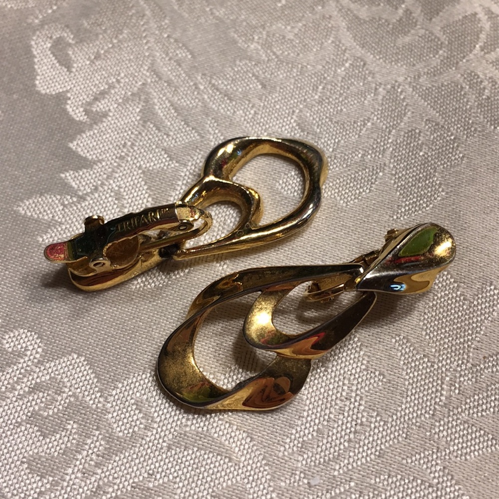 Trifari Vintage clip on Earrings